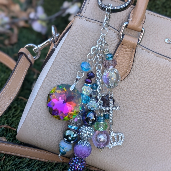Christian faith Bible Jesus theme Purse charm.Chain style metal and glass charm - Picture 1 of 11